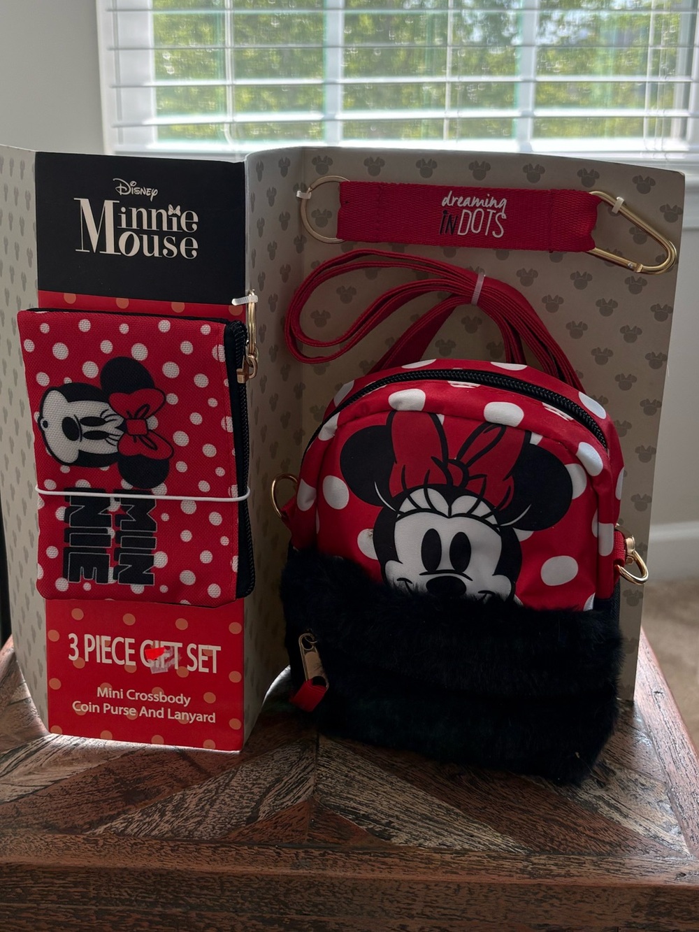 Disney Minnie Mouse Limited Edition 3-Piece Dreaming in Dots Gift Set